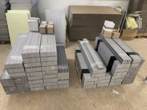 podwaliny-xps-700-strong-projekt-indywidualny-polyform Szare profile izolacyjne XPS 700 Strong przygotowane pod indywidualny projekt dużej inwestycji budowlanej – producent Polyform. wybór poszerzeń termicznych